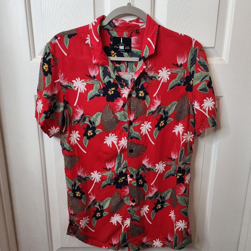 Men's red hawaiian style shirt